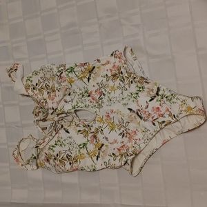 NWOT Cicada Floral One Piece Size 6-8
